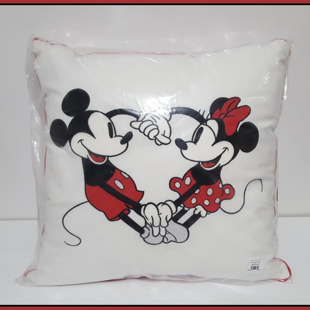 NEW RARE Pottery Barn Kids Mickey and Minnie Mouse Valentines Heart Pillow 16"Sq